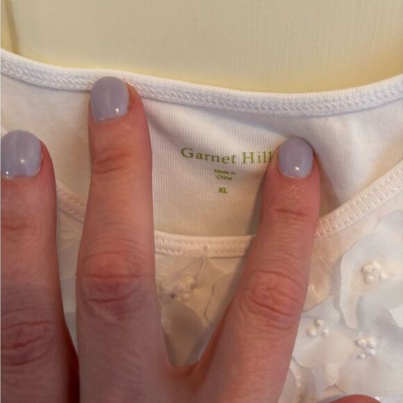 Garnet Hill White Tank with Front Floral Detail size XL - Picture 4 of 5